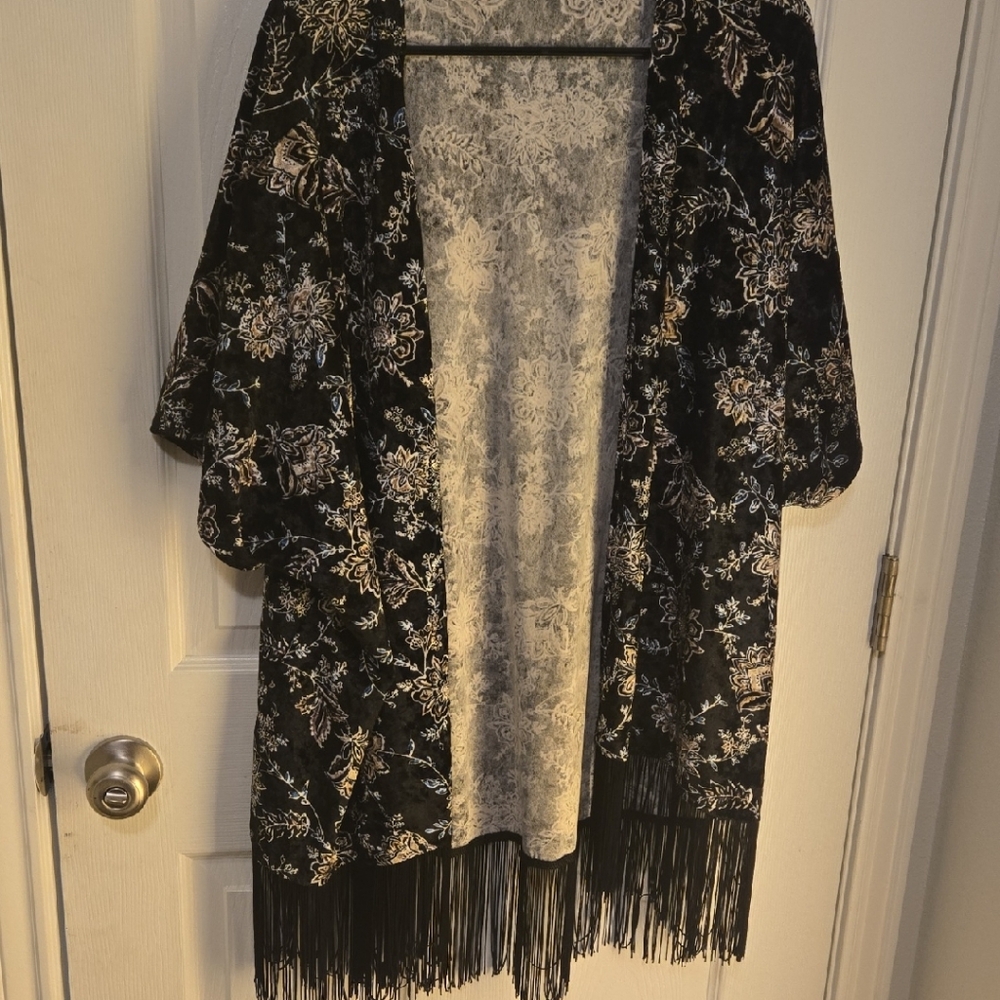 Torrid Black Floral Fringe Kimono